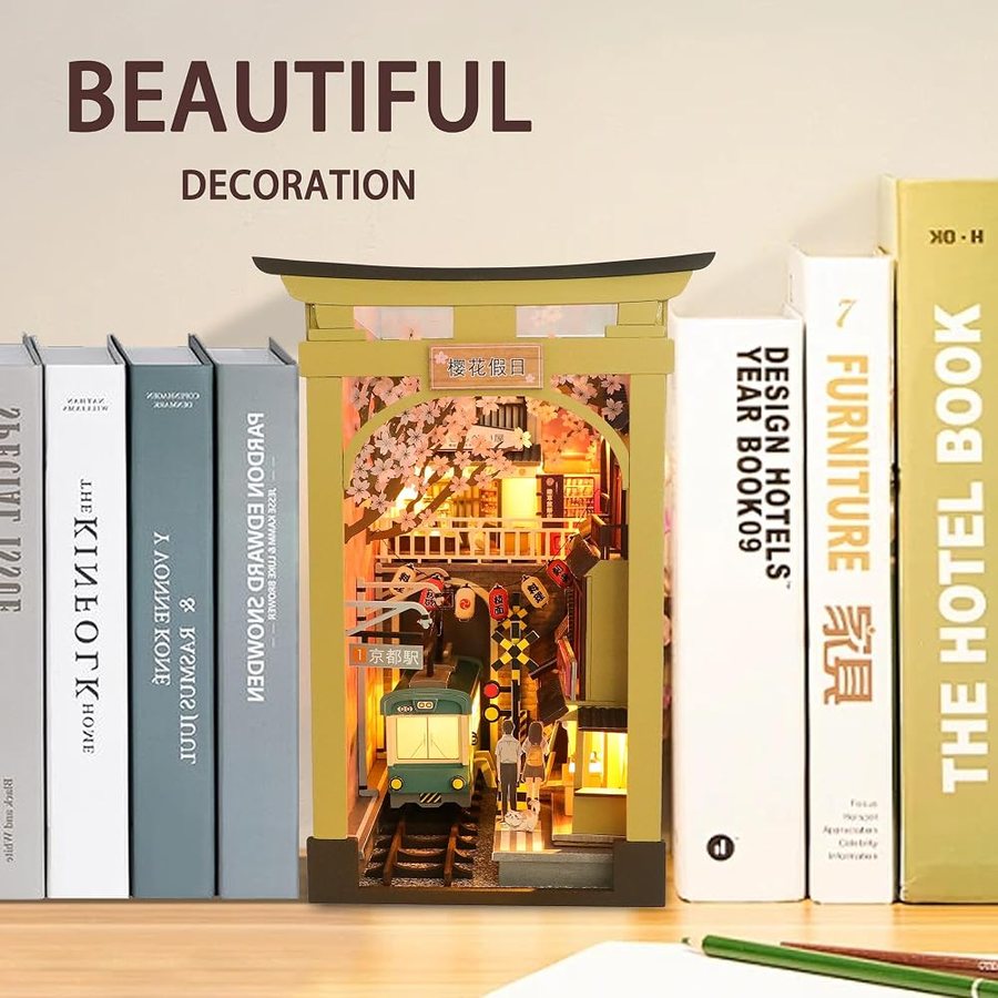 Flever Sakura Holiday DIY miniature house kit — what comes in the box